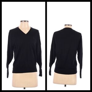 Uniqlo  100% wool vneck  black sweater basic closet staple